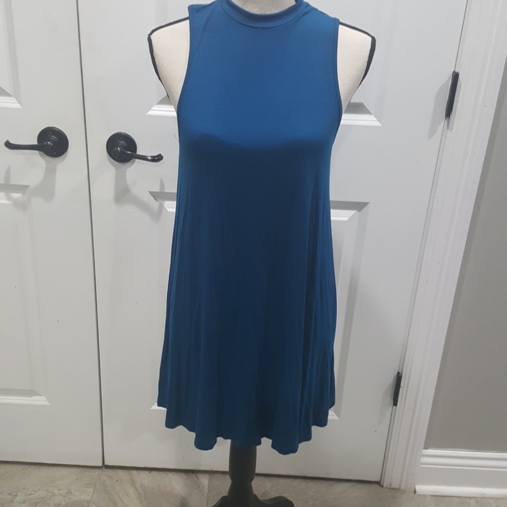 Sleeveless knit dress